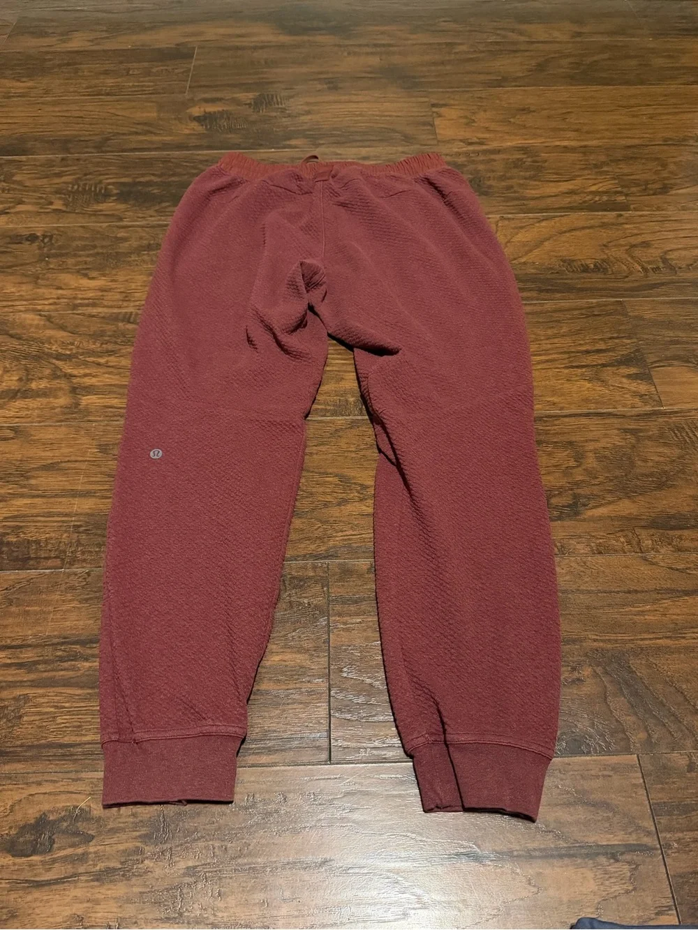 Lululemon men’s at ease 29” joggers size M